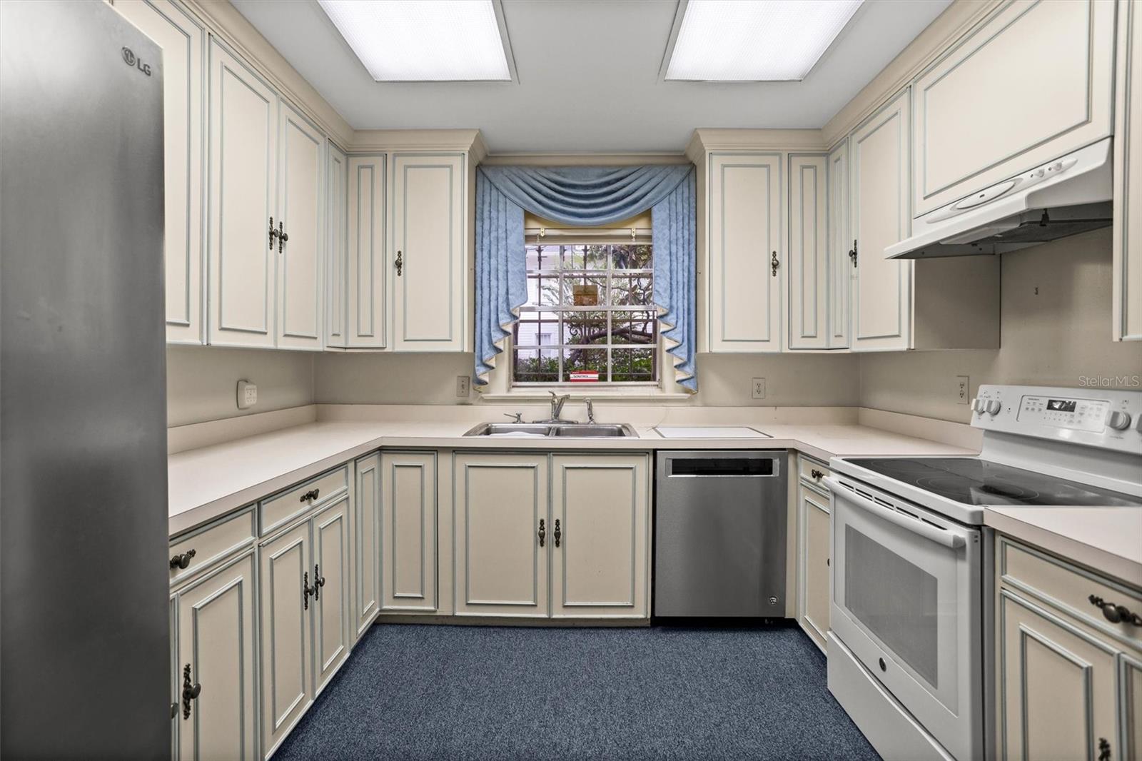 GOLF VIEW PLACE - Residential