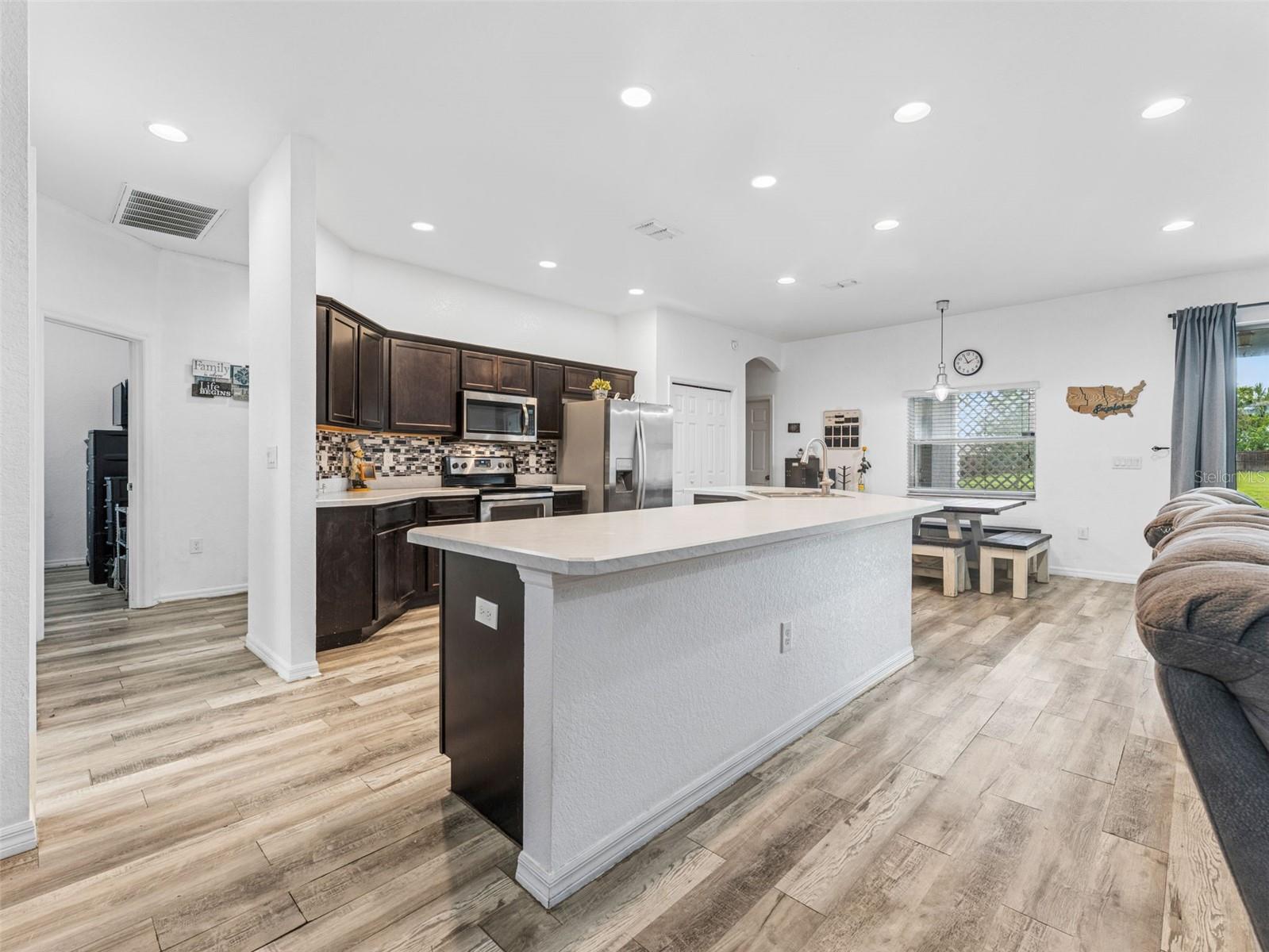LAKE MCLEOD POINTE PH 02 - Residential