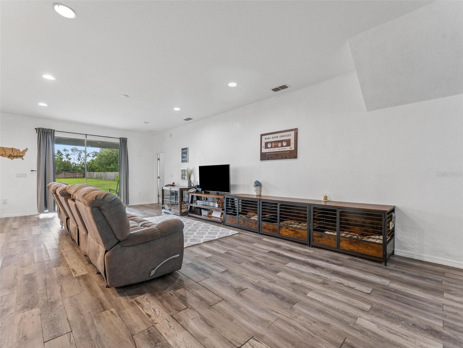LAKE MCLEOD POINTE PH 02 - Residential