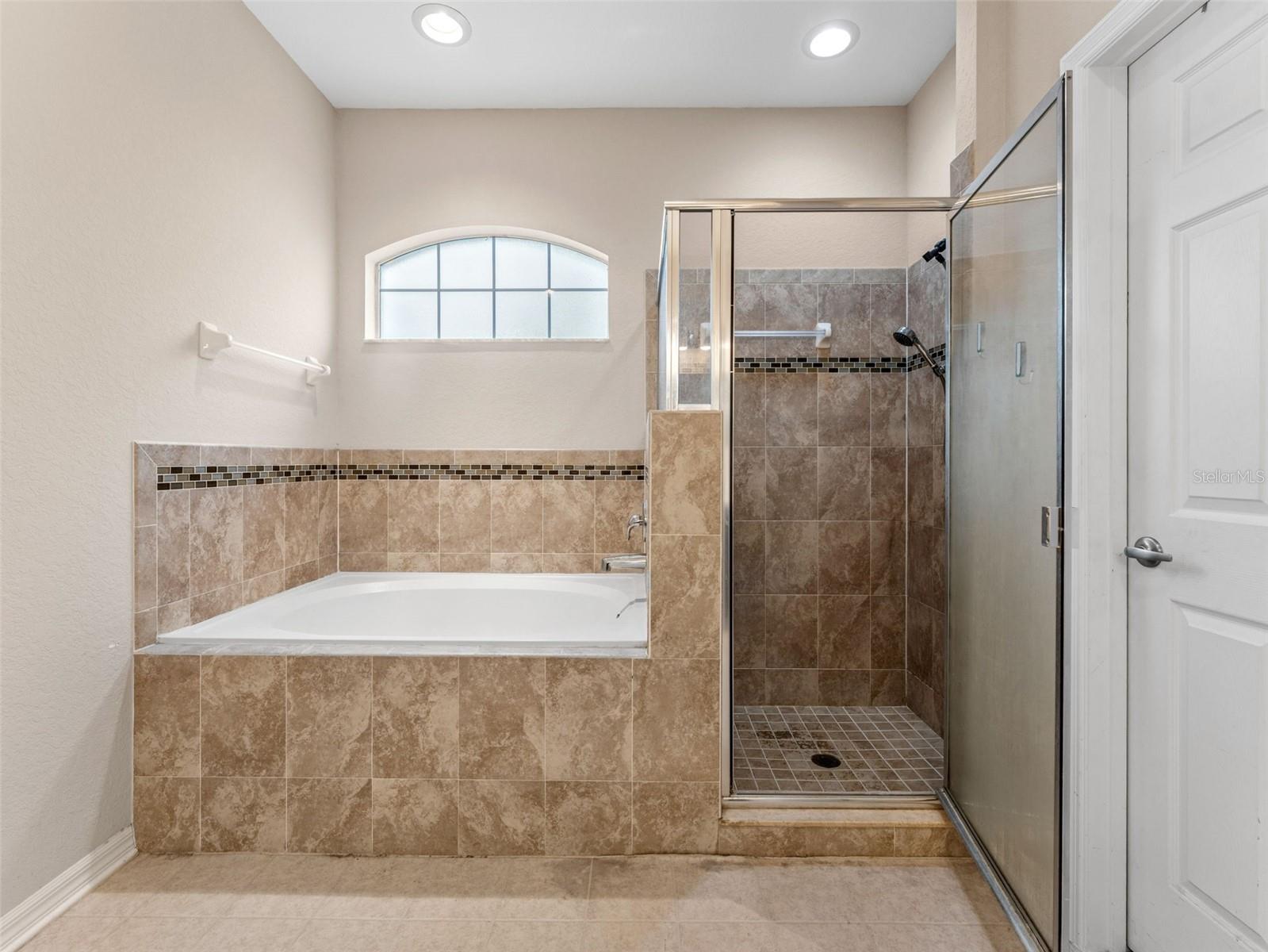 LAKE MCLEOD POINTE PH 02 - Residential