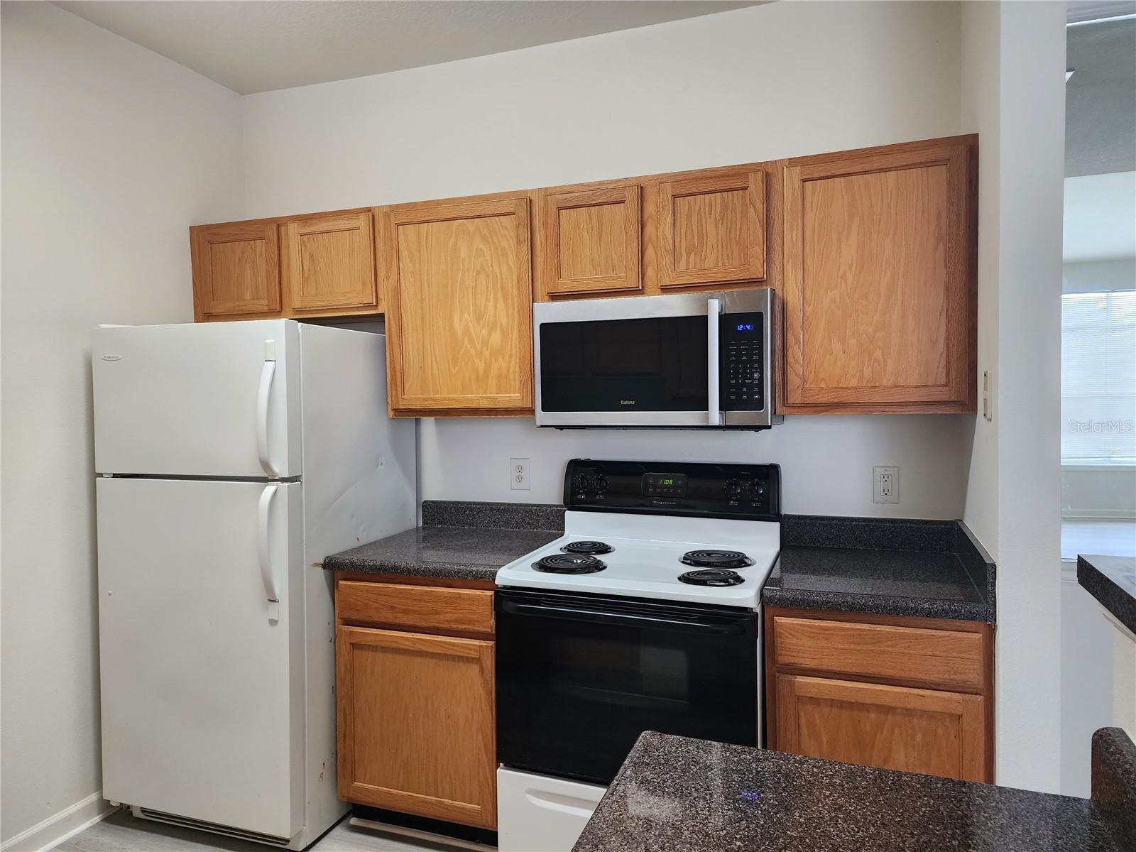 THE PALMS OF CORTEZ OR 2038 PG 5178 - Residential Lease