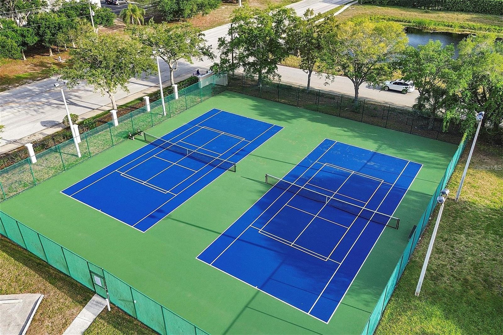 THE PALMS OF CORTEZ OR 2038 PG 5178 - Residential Lease