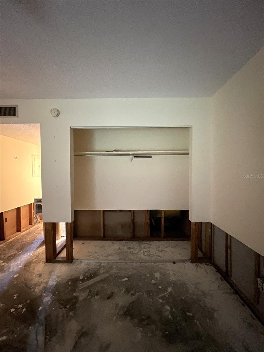 EDGEWATER VILLAGE - Residential