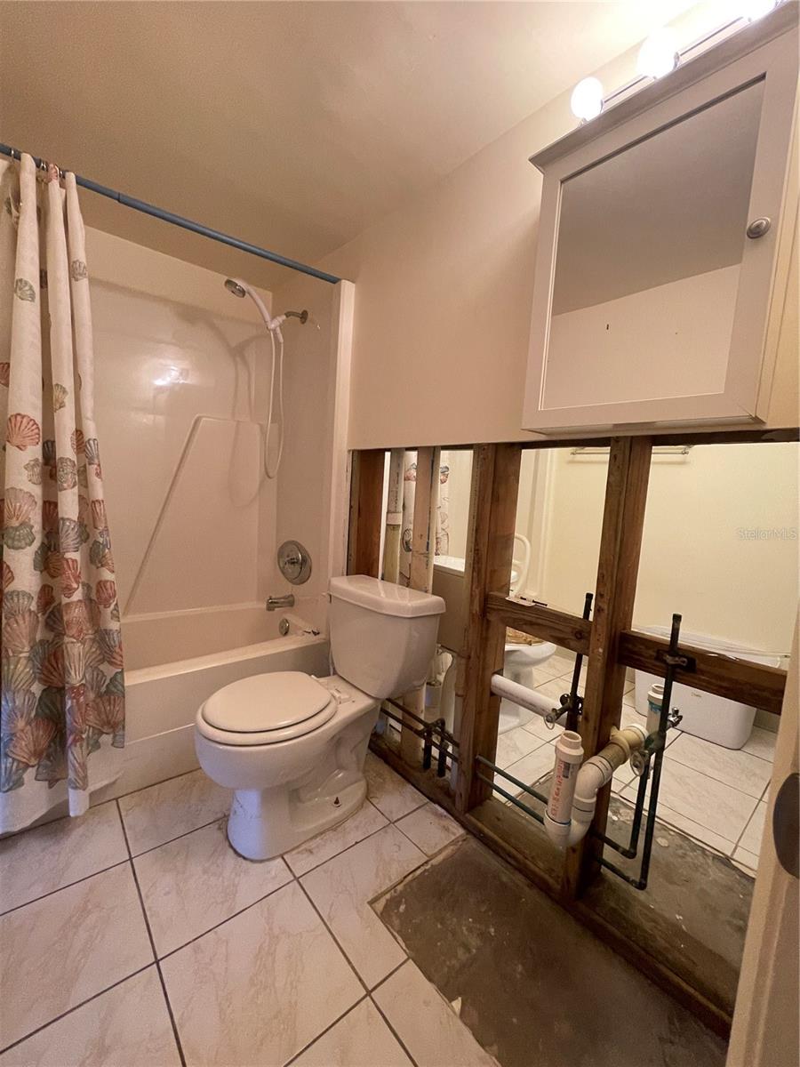 EDGEWATER VILLAGE - Residential