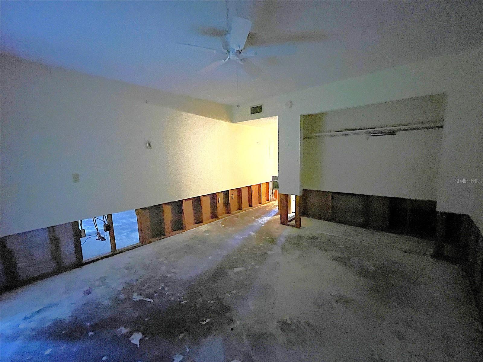 EDGEWATER VILLAGE - Residential