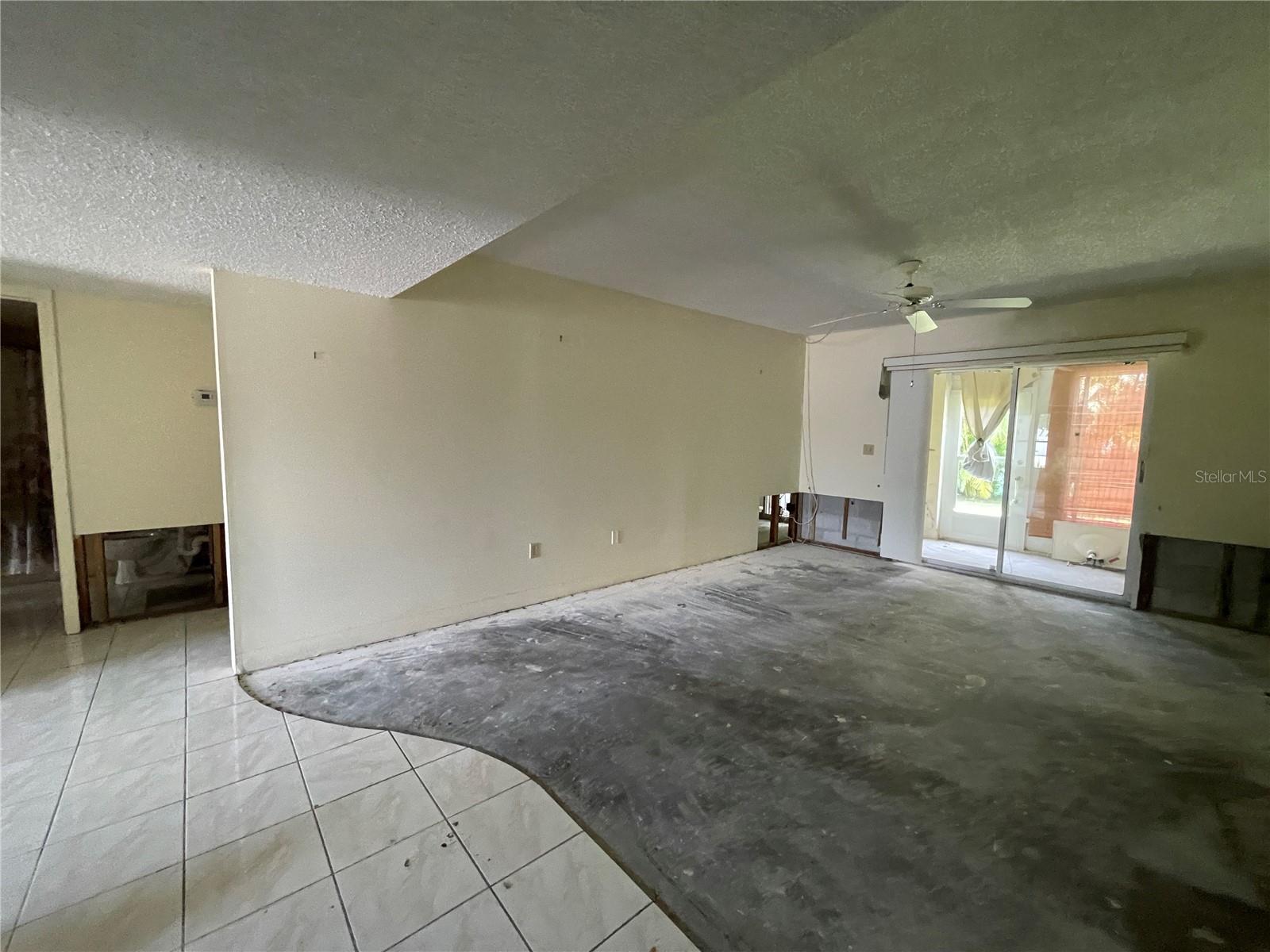 EDGEWATER VILLAGE - Residential
