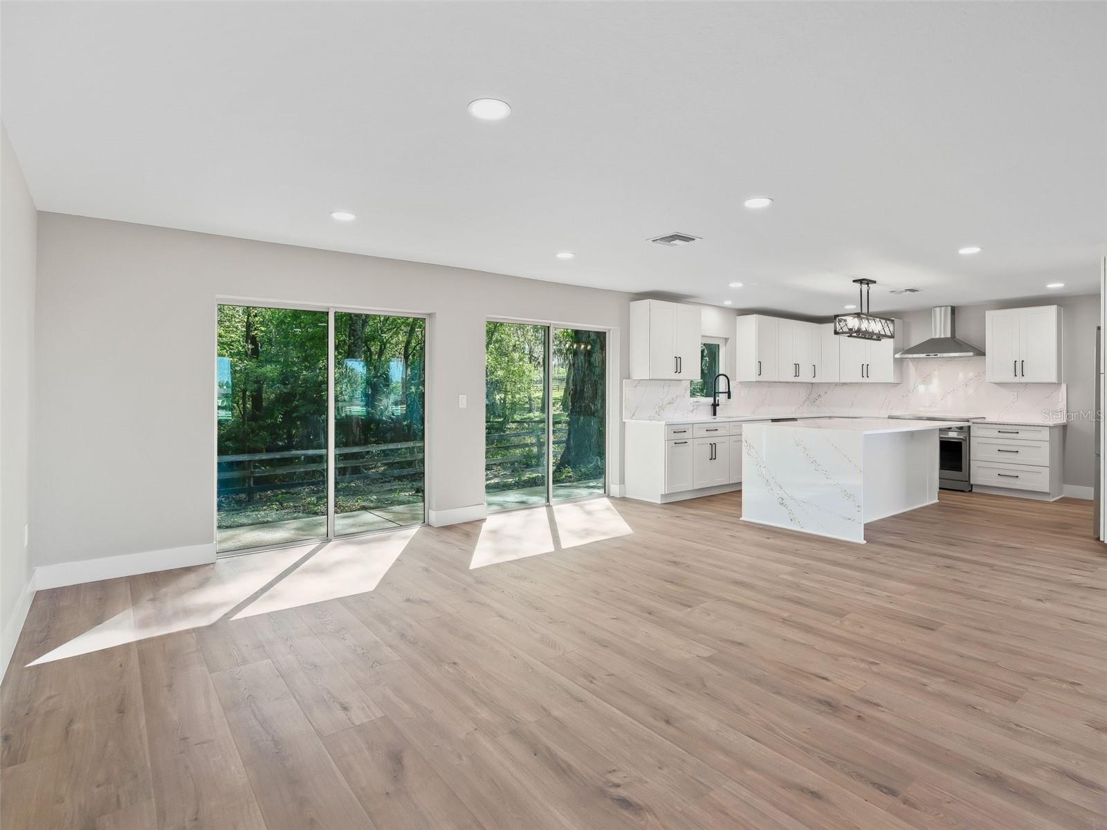 PINNACLE PARK - Residential