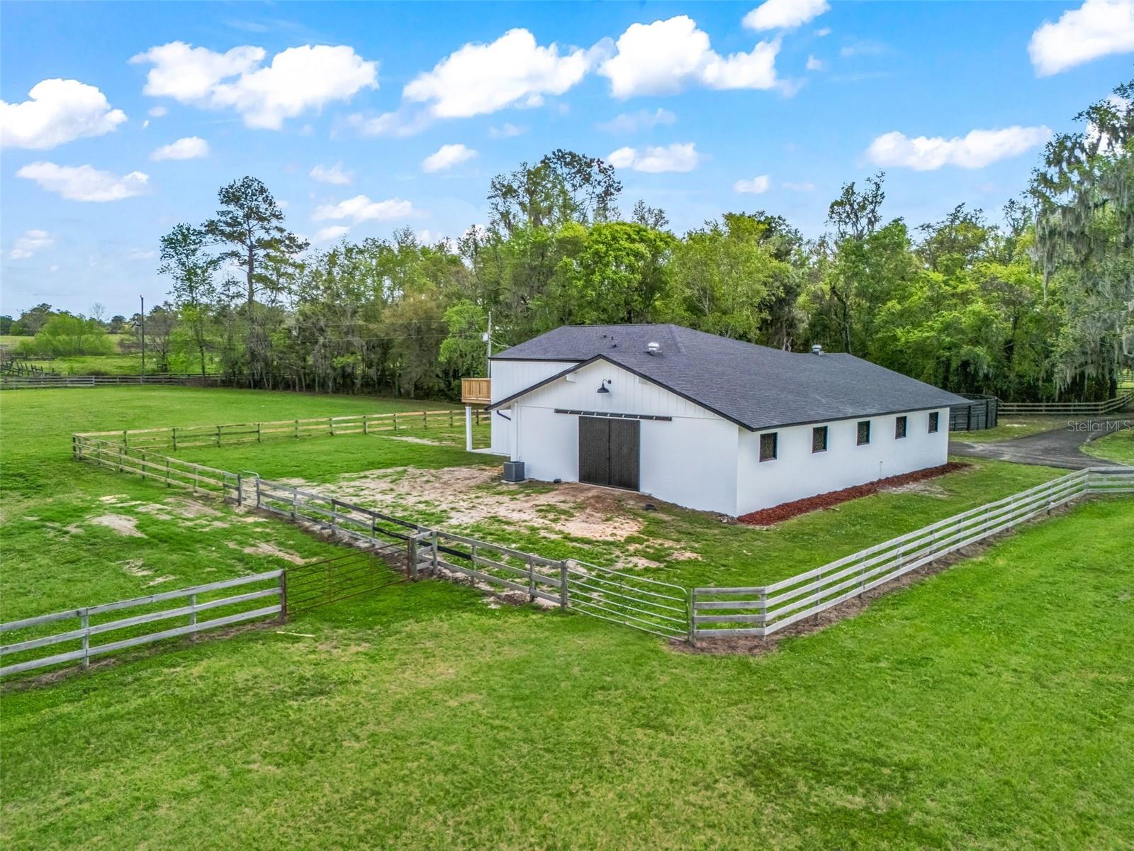 PINNACLE PARK - Residential