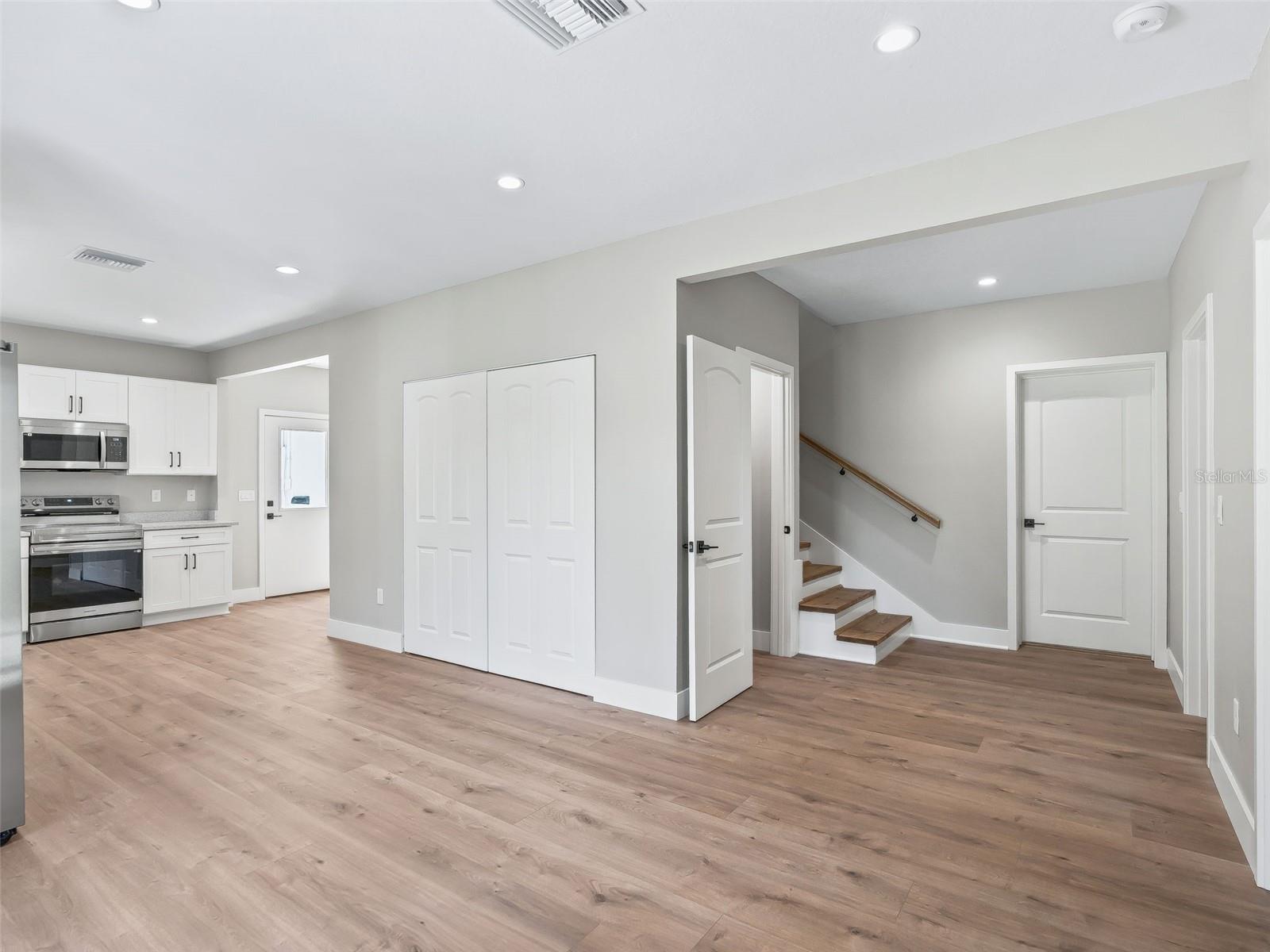 PINNACLE PARK - Residential