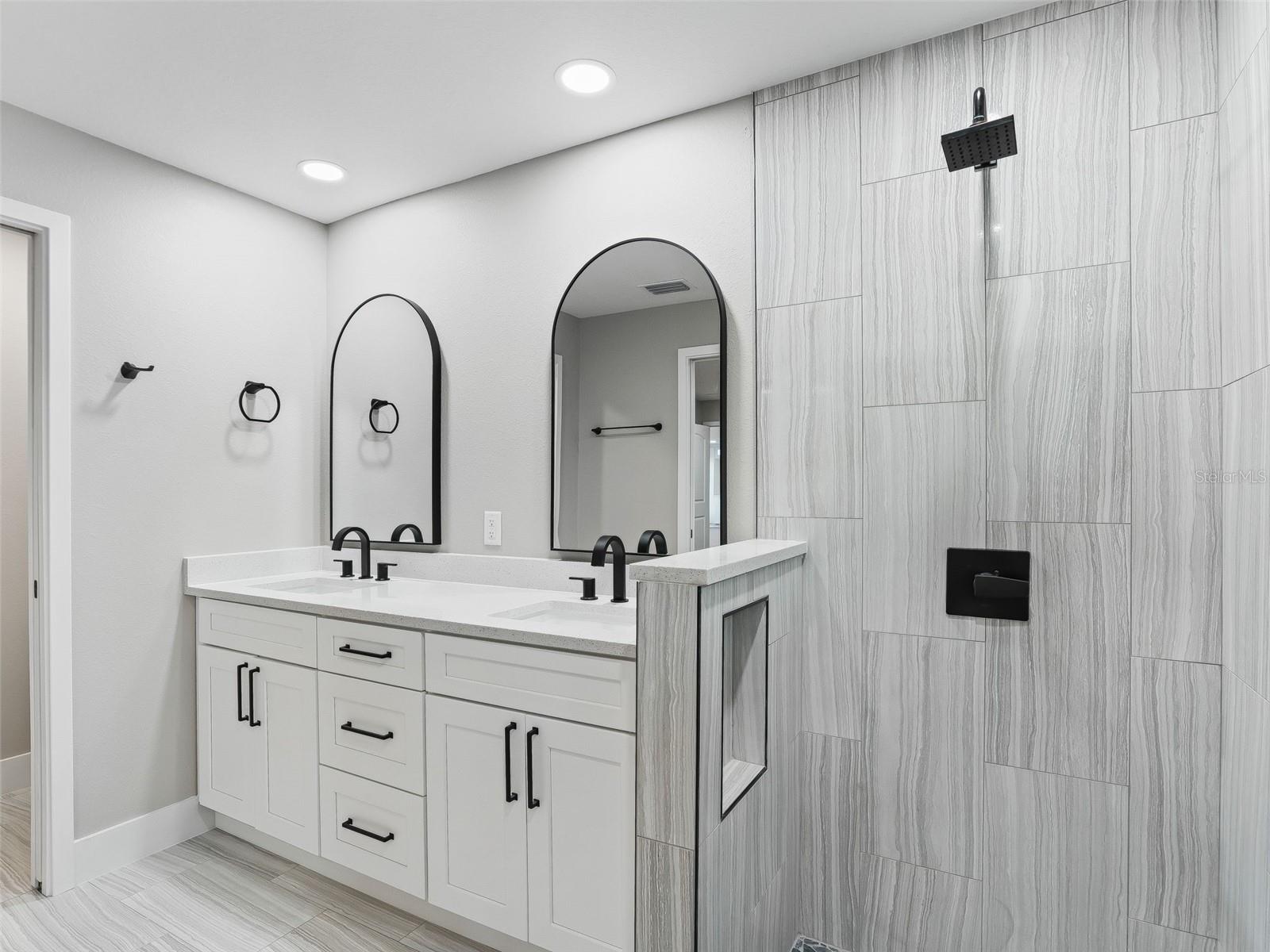 PINNACLE PARK - Residential