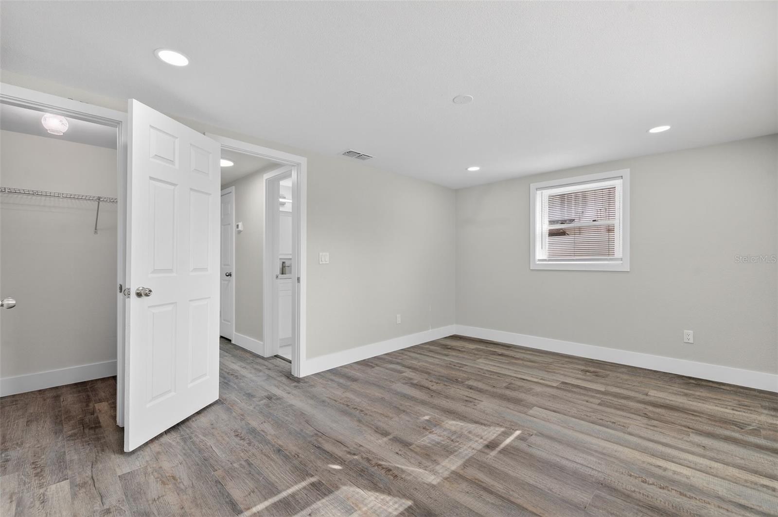 HOLIDAY GARDEN ESTATES - Residential