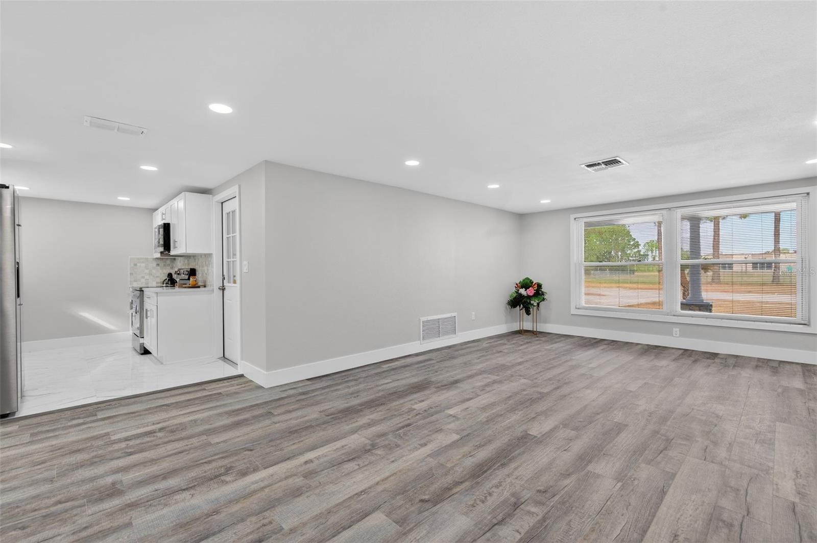 HOLIDAY GARDEN ESTATES - Residential