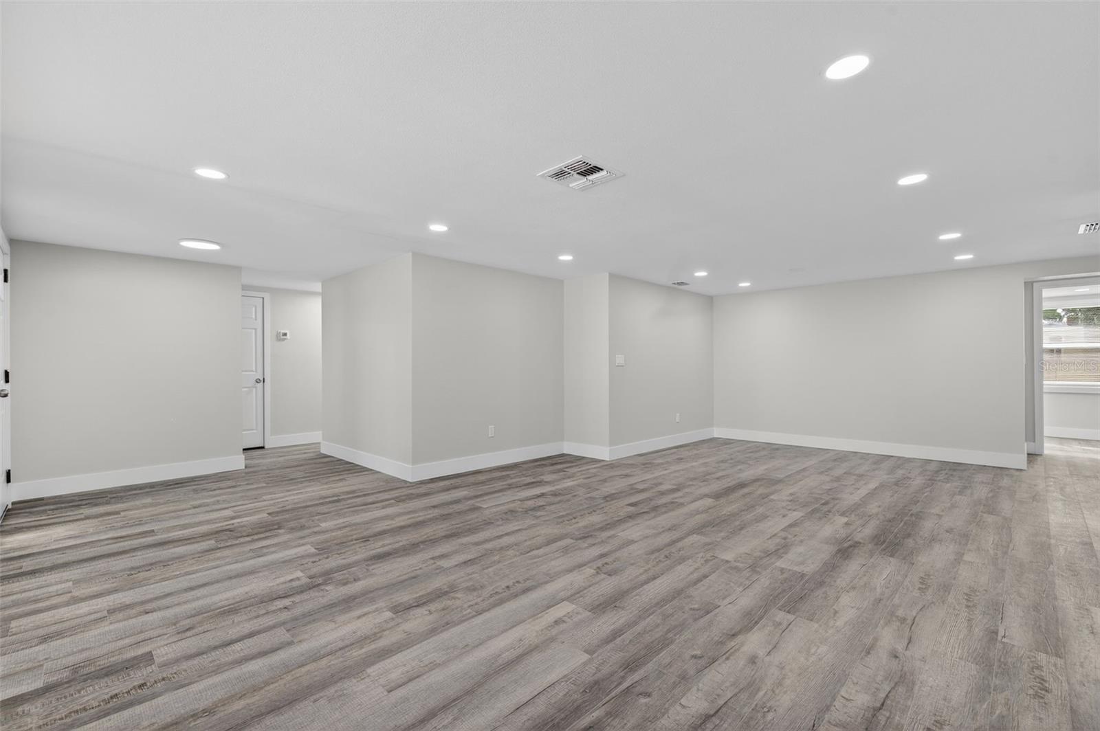 HOLIDAY GARDEN ESTATES - Residential