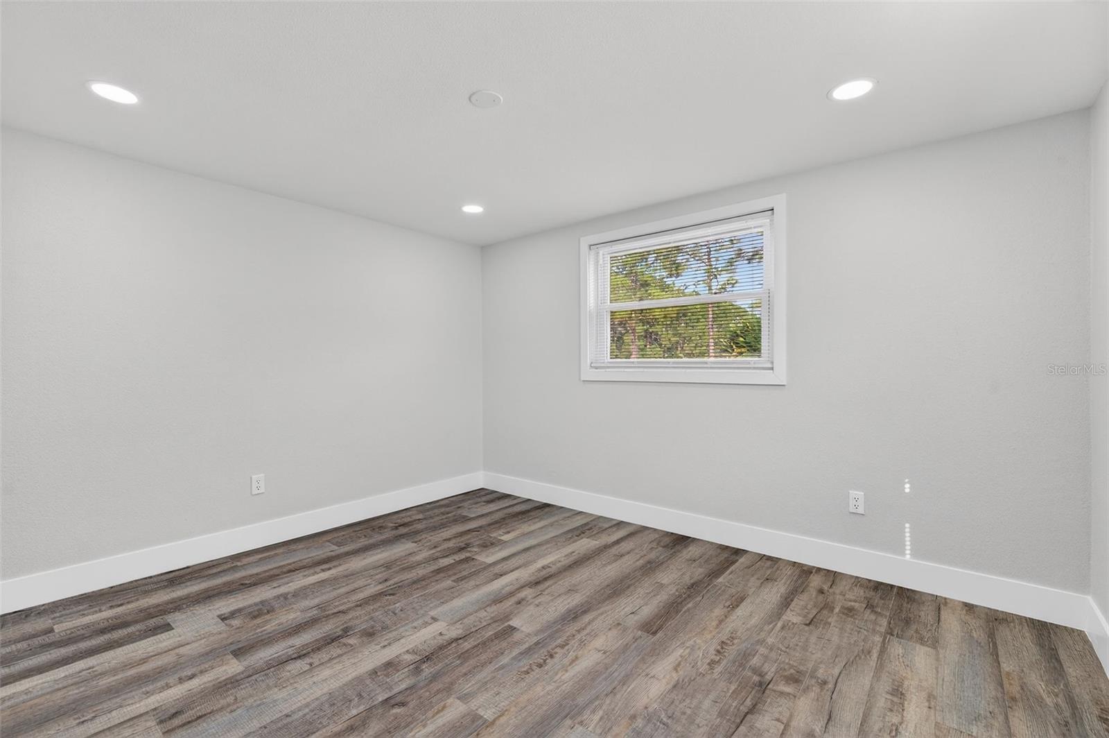 HOLIDAY GARDEN ESTATES - Residential