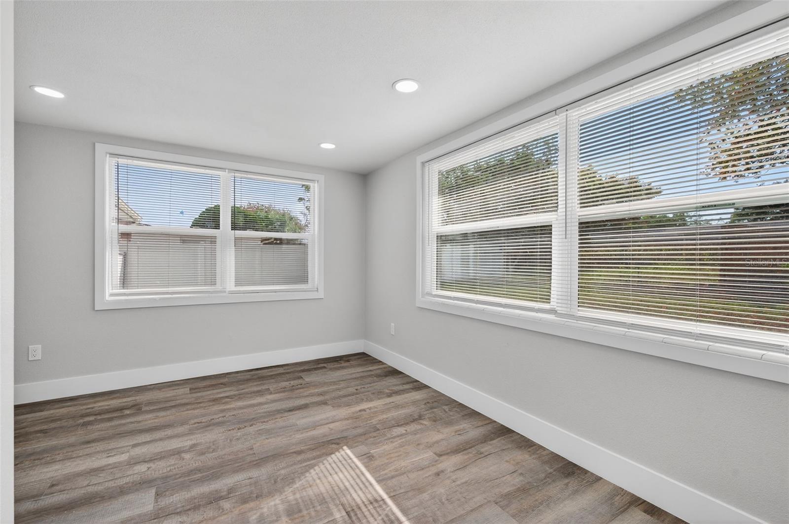 HOLIDAY GARDEN ESTATES - Residential