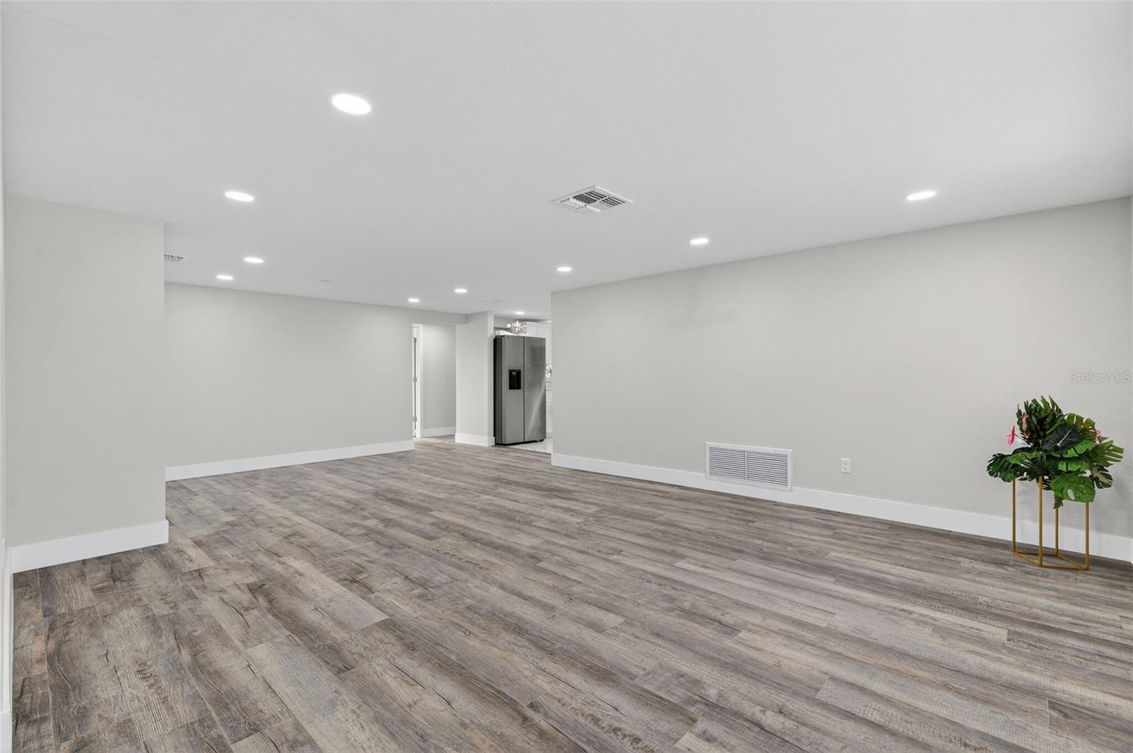 HOLIDAY GARDEN ESTATES - Residential