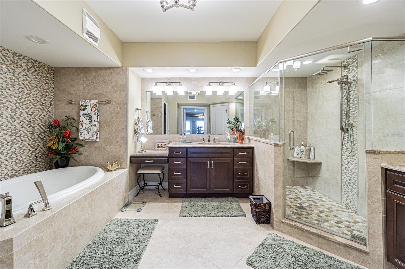 MARQUESA CONDO - Residential