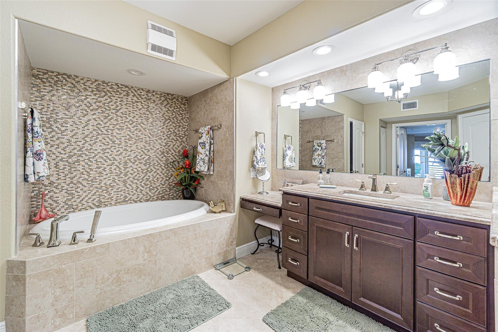 MARQUESA CONDO - Residential