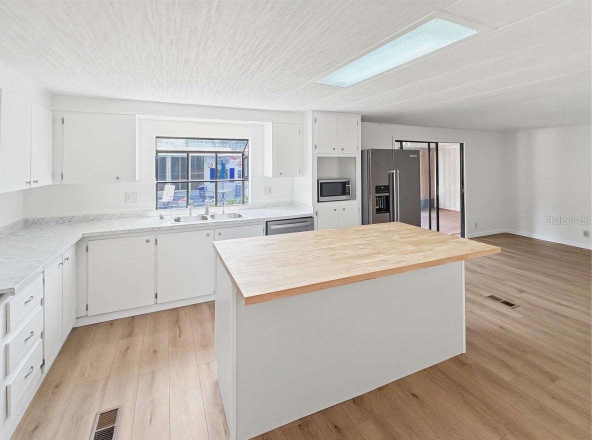 CONTINENTAL CAMPER RESS INCORP - Residential