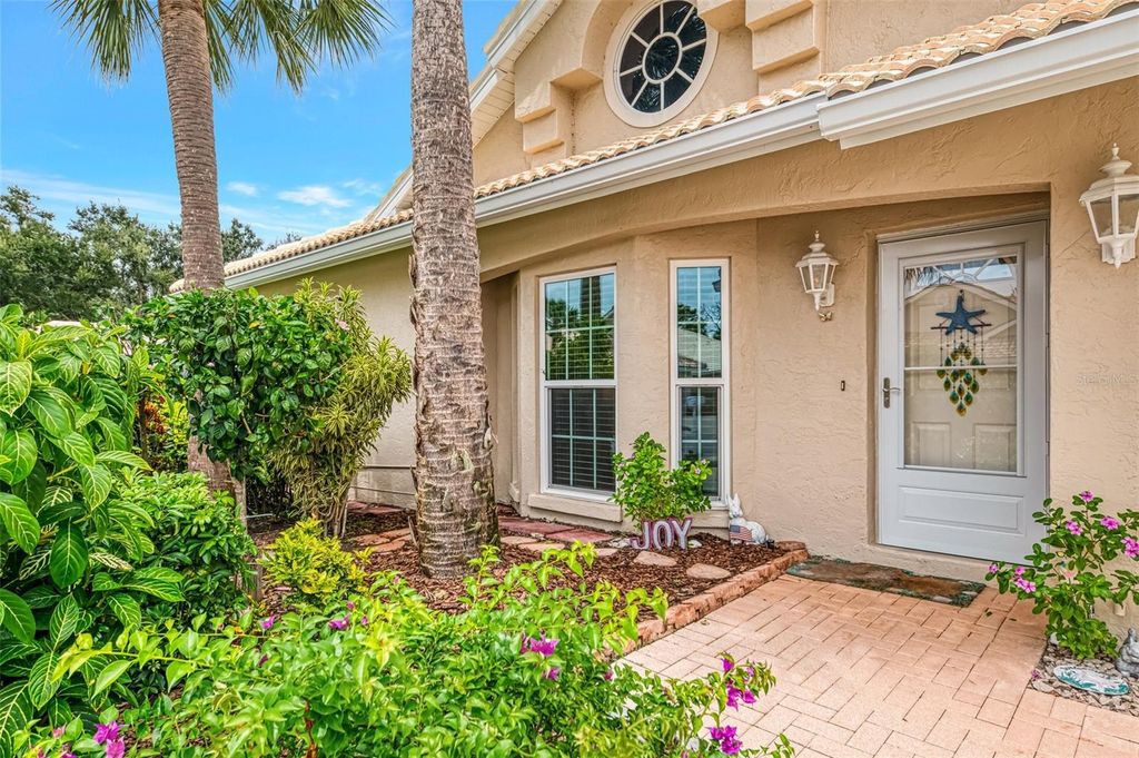 Photo of 1209 Berkshire Circle, Venice, FL 34292 (MLS # N6140410)