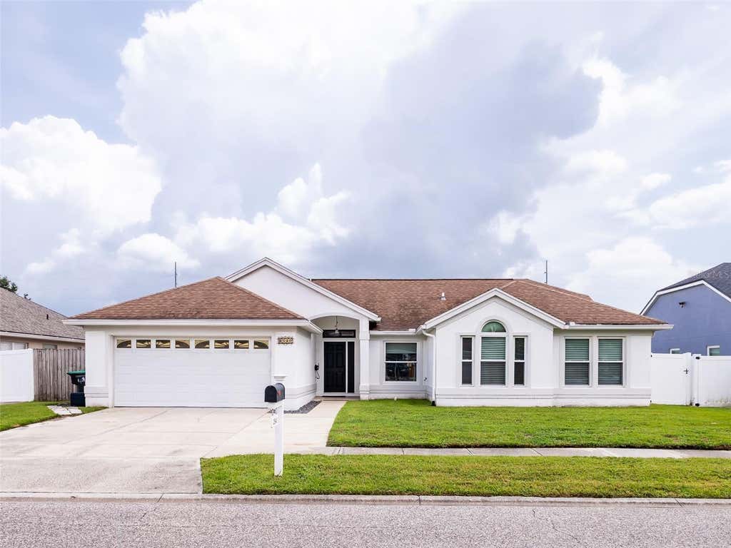 Photo of 2540 Rolling Broak Drive, Orlando, FL 32837 (MLS # O6434730)