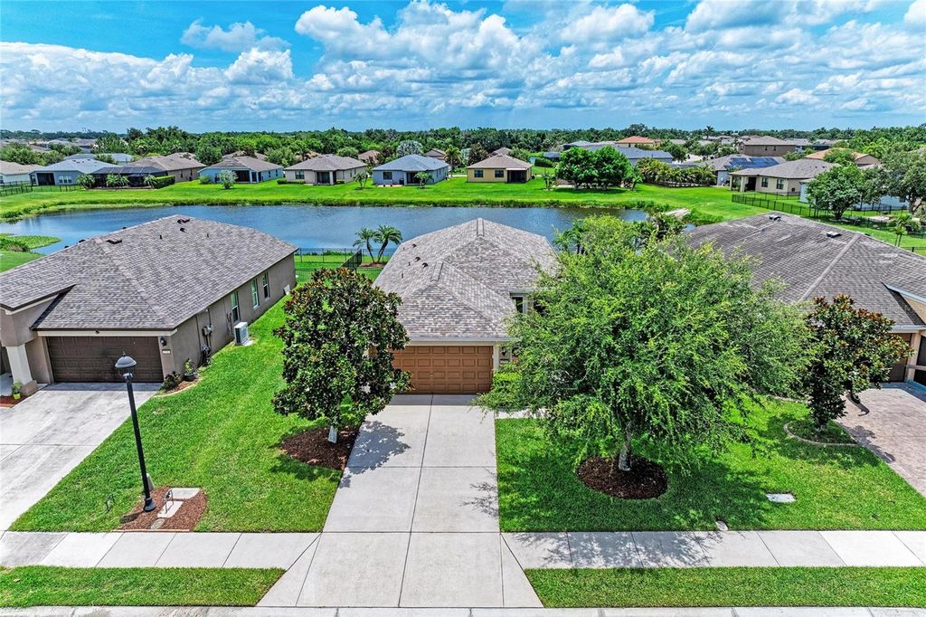 Photo of 5706 106th Avenue E, Parrish, FL 34219 (MLS # A4695431)