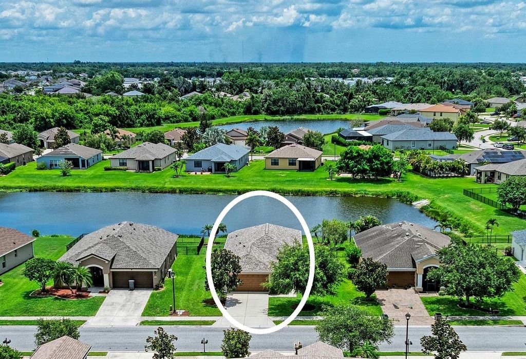 Photo of 5706 106th Avenue E, Parrish, FL 34219 (MLS # A4695431)