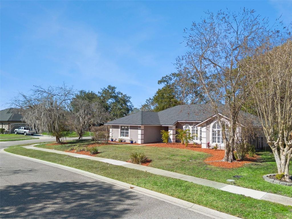 Photo of 692 Rochester Street, Oviedo, FL 32765 (MLS # O6376901)