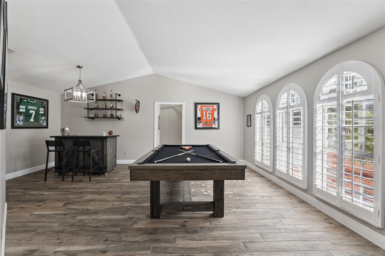 BENTLEY WOODS - Residential