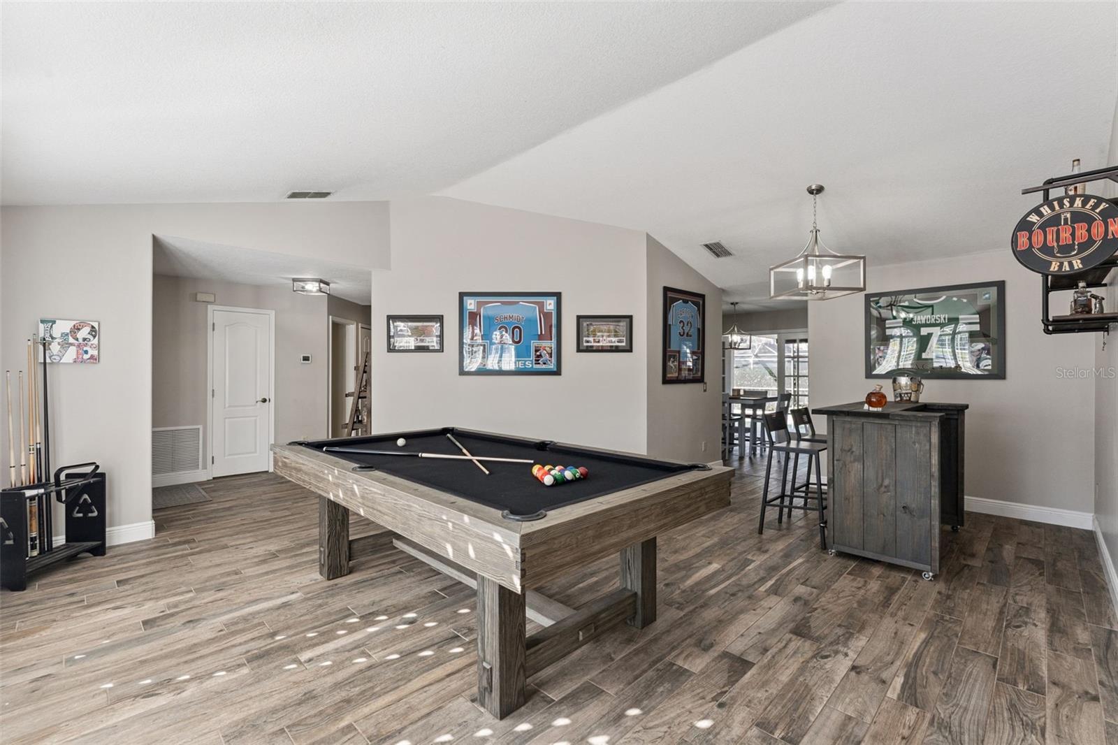 BENTLEY WOODS - Residential