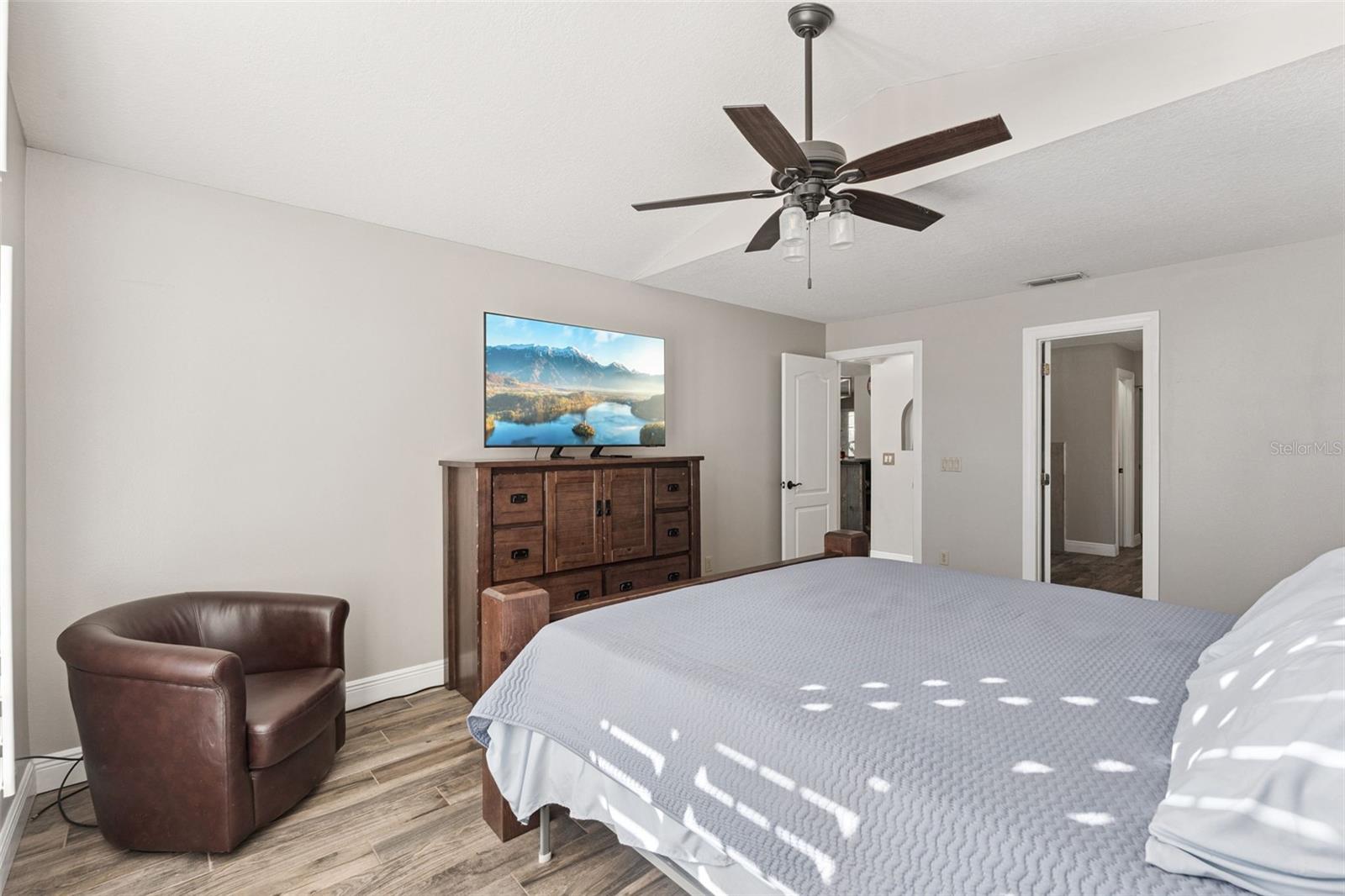 BENTLEY WOODS - Residential