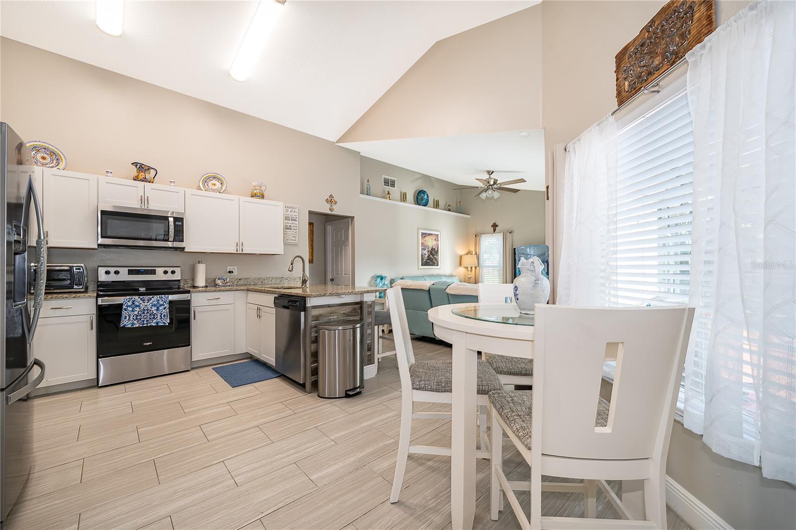 LOMA DEL SOL PH 02 E - Residential Lease