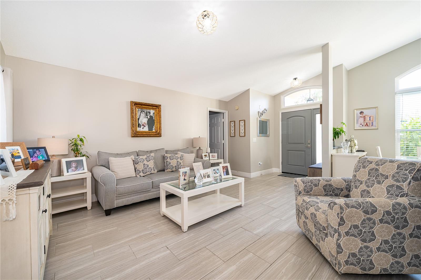 LOMA DEL SOL PH 02 E - Residential Lease