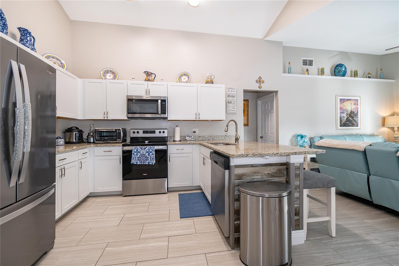 LOMA DEL SOL PH 02 E - Residential Lease