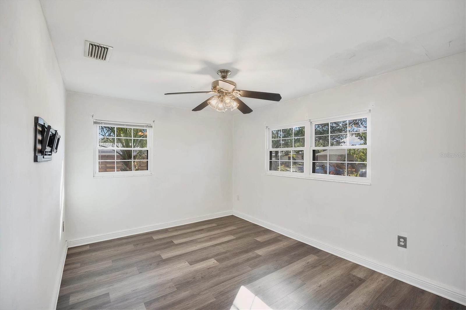 BONITA MANOR - Residential