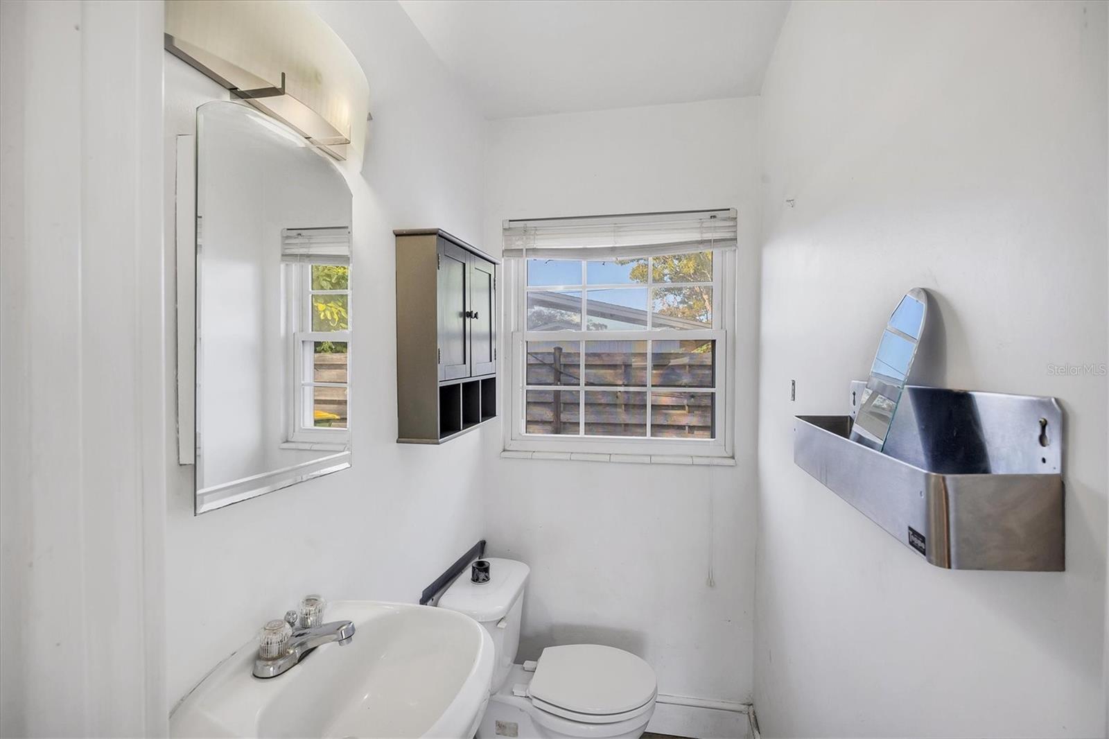 BONITA MANOR - Residential