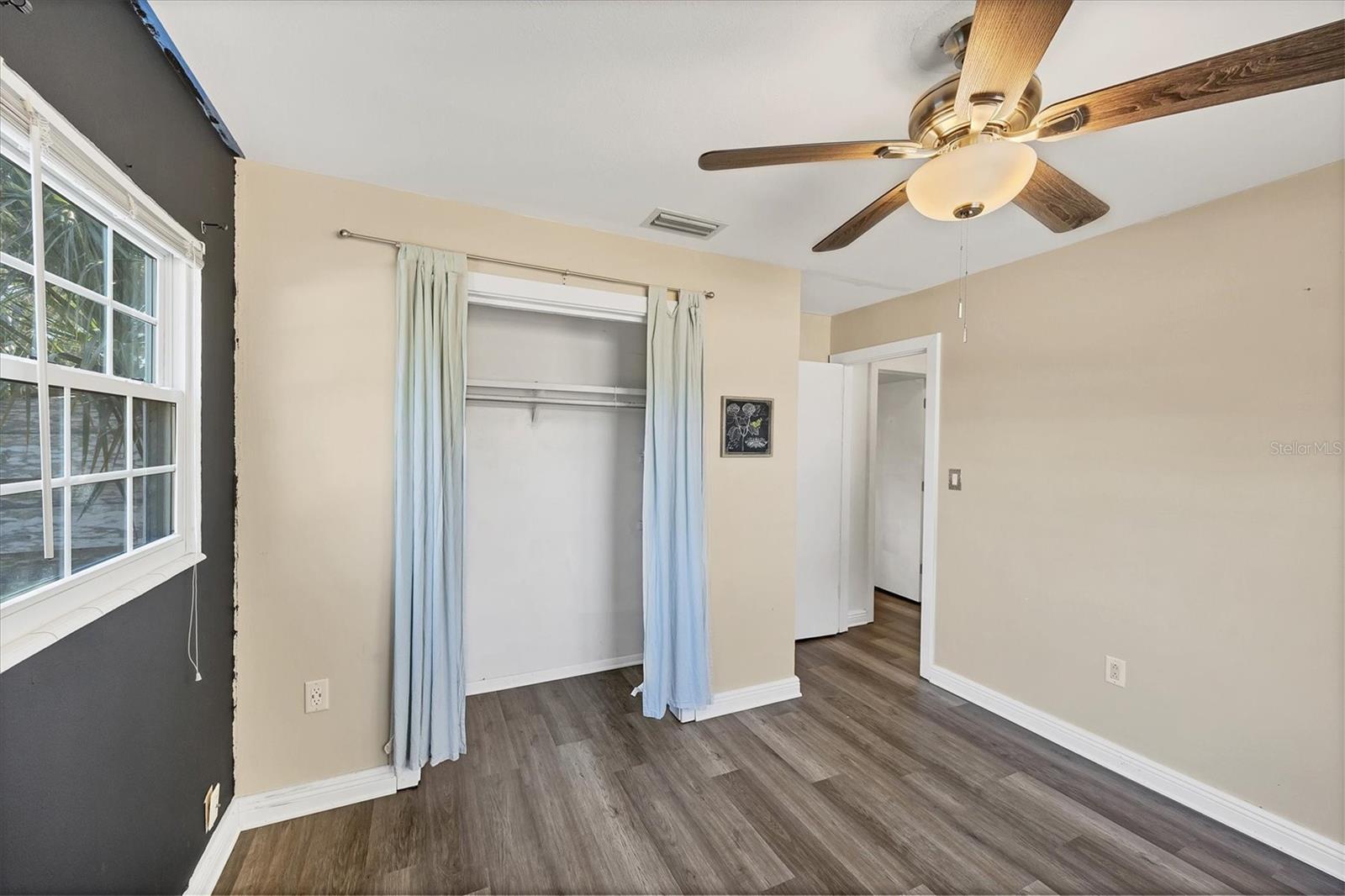 BONITA MANOR - Residential