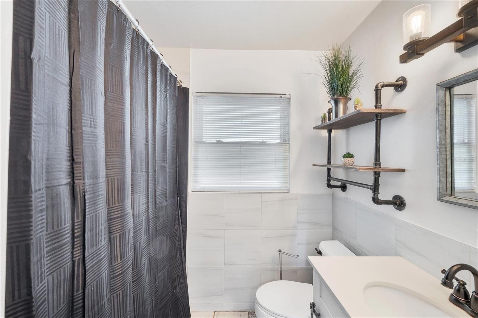 BONITA MANOR - Residential