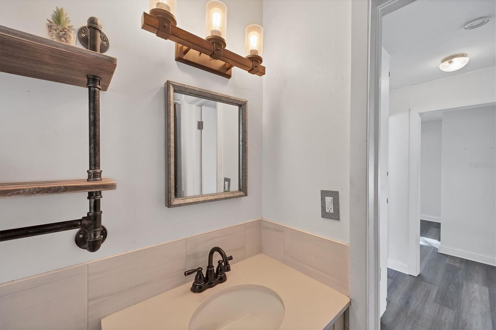 BONITA MANOR - Residential