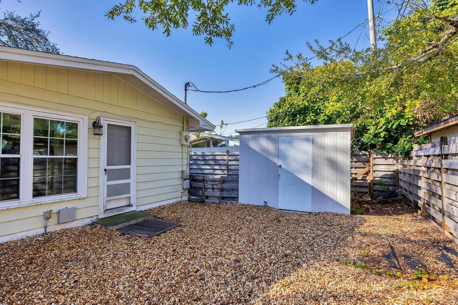 BONITA MANOR - Residential