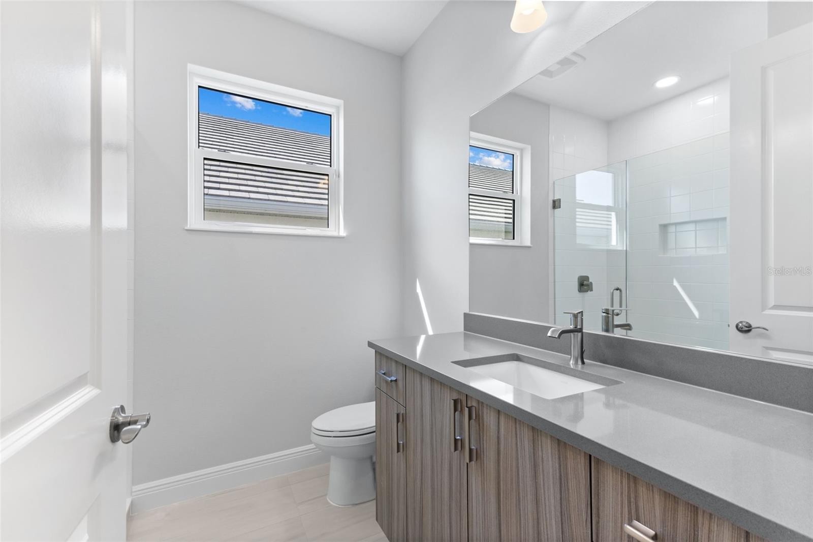 LAKEHOUSE COVE/WATERSIDE PHS 5 - Residential