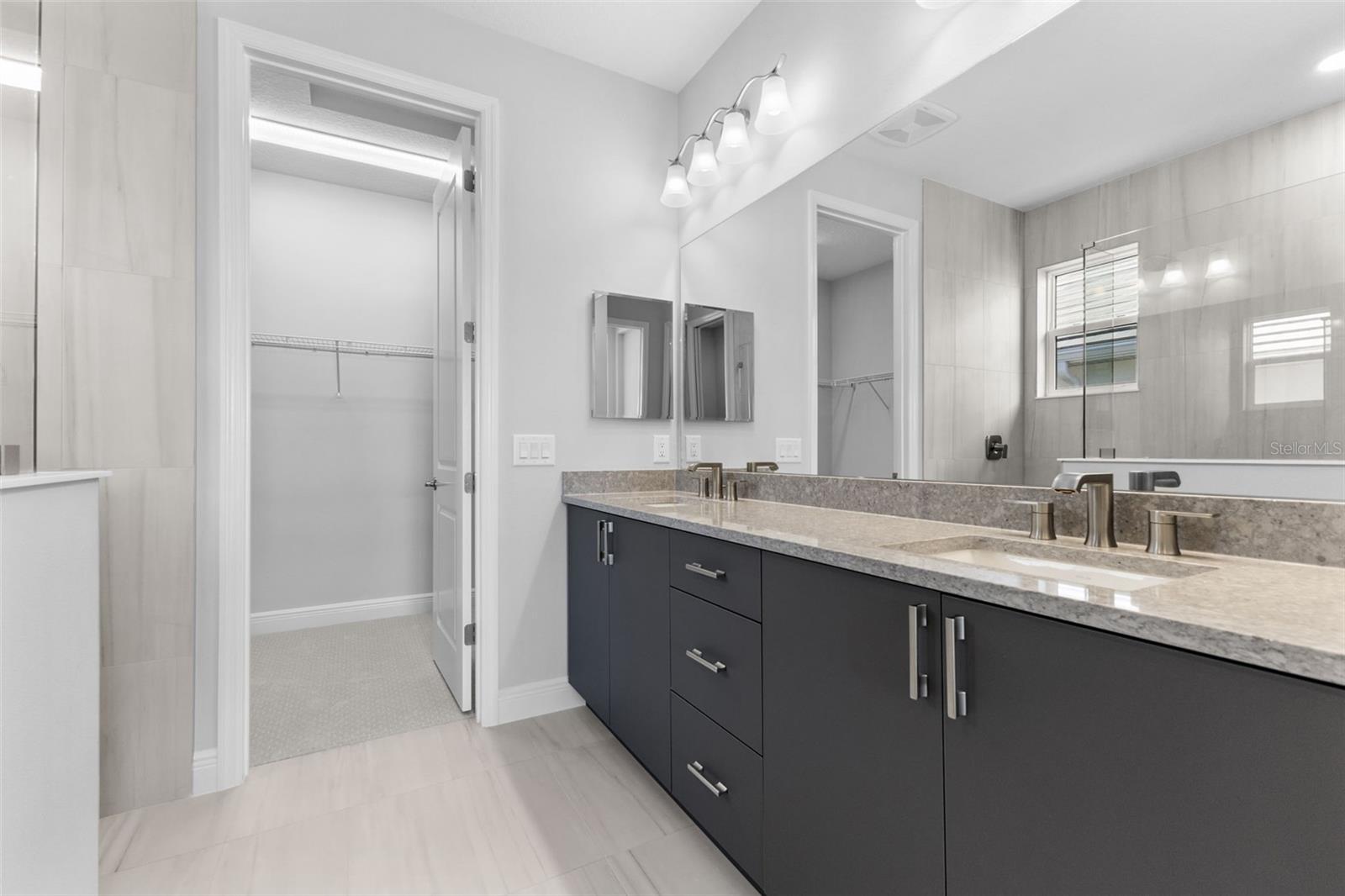 LAKEHOUSE COVE/WATERSIDE PHS 5 - Residential