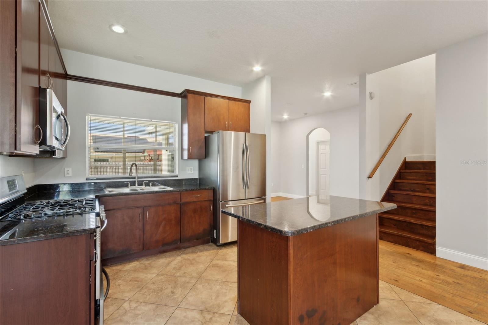 10524 RAMBLEWOOD ROAD