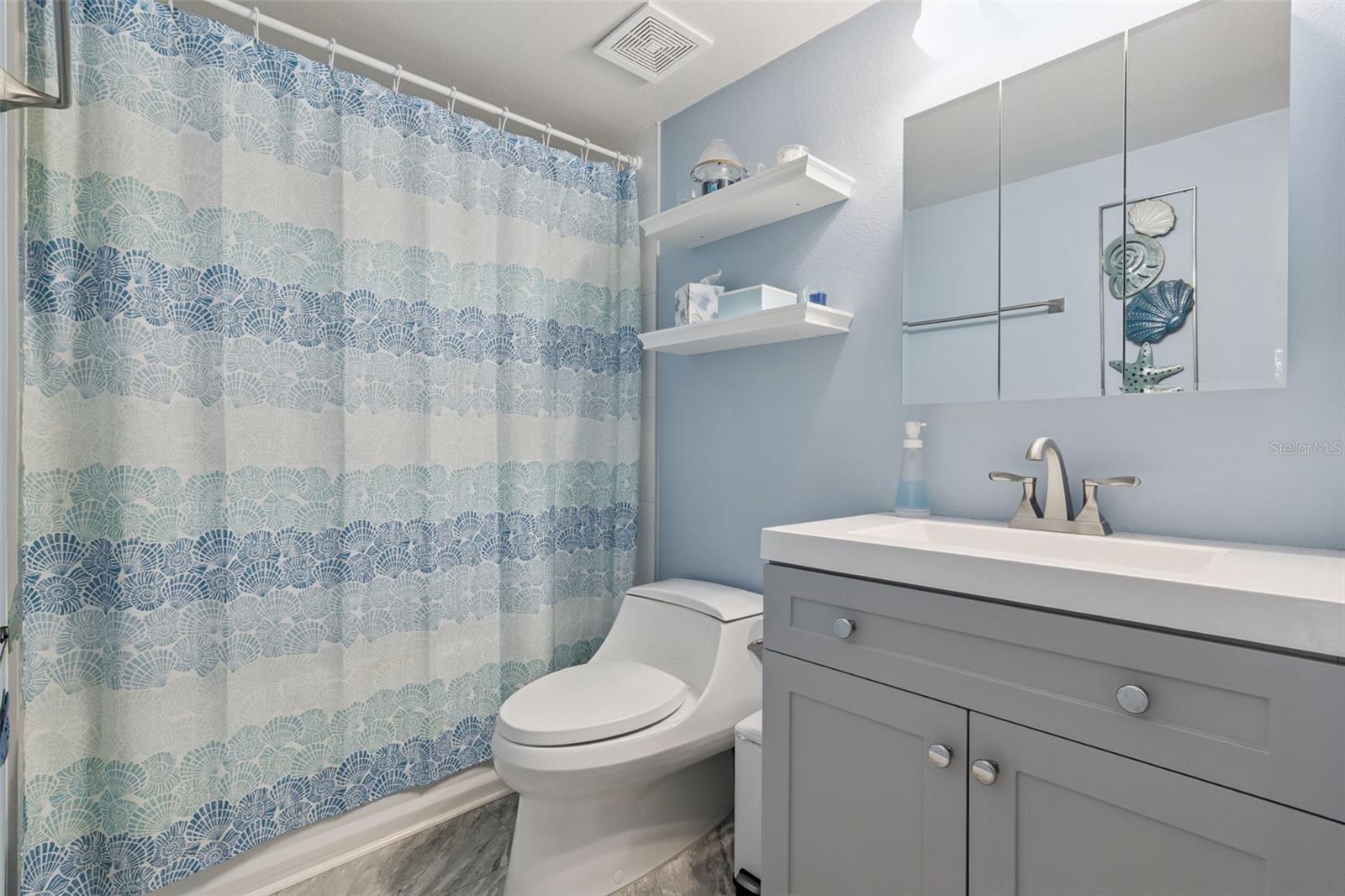 CYPRESS CLUB - Residential