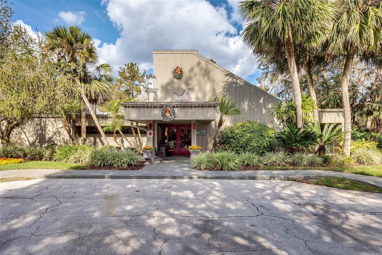 CYPRESS CLUB - Residential