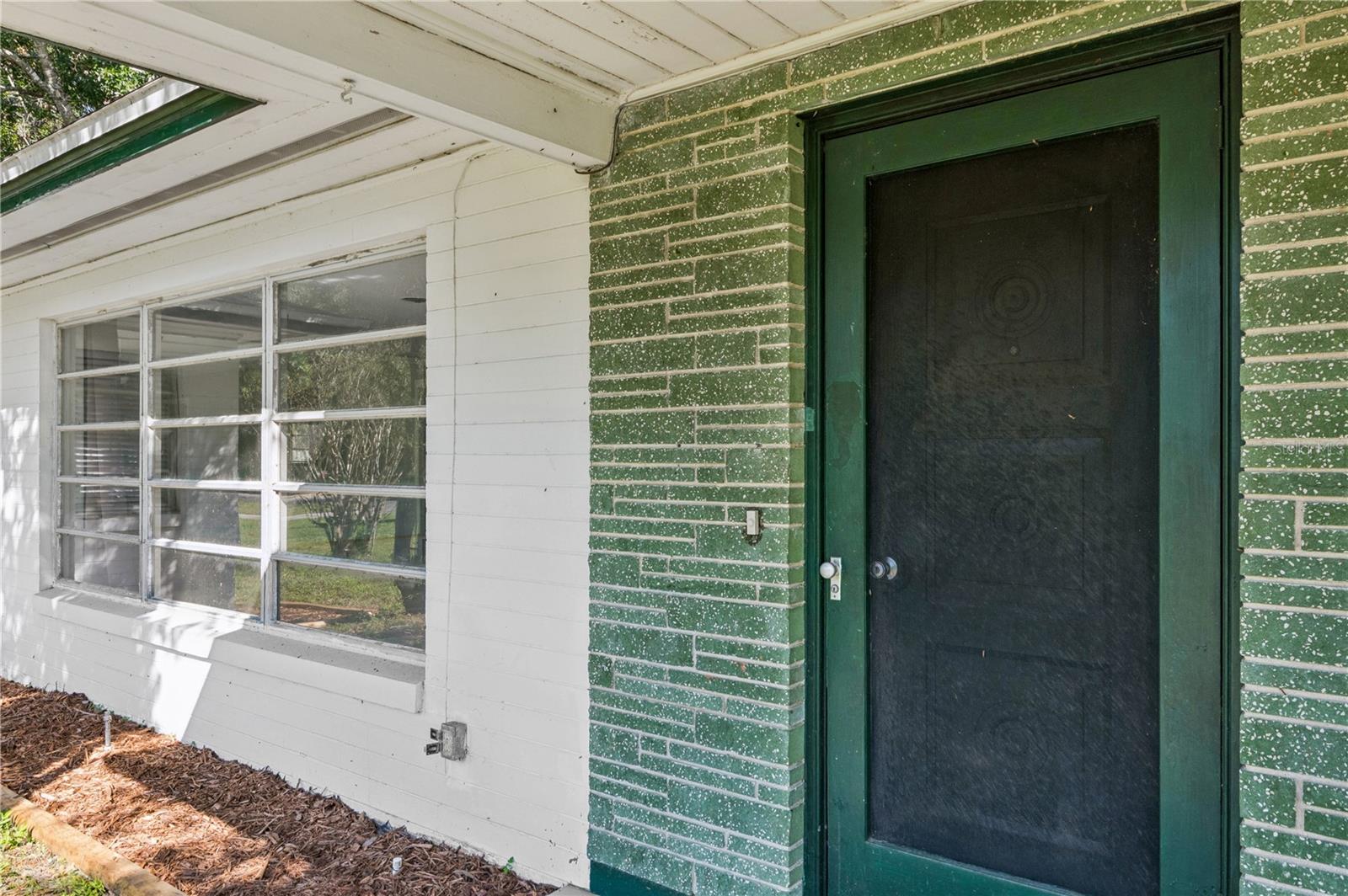 606 BRIARCLIFFE STREET