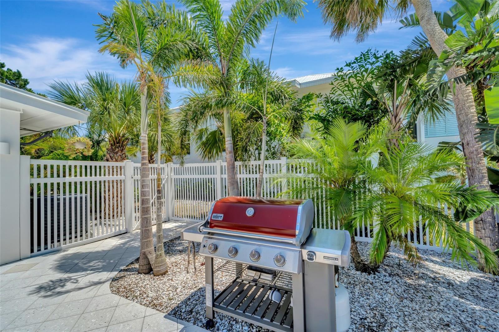 SARA SANDS - Residential