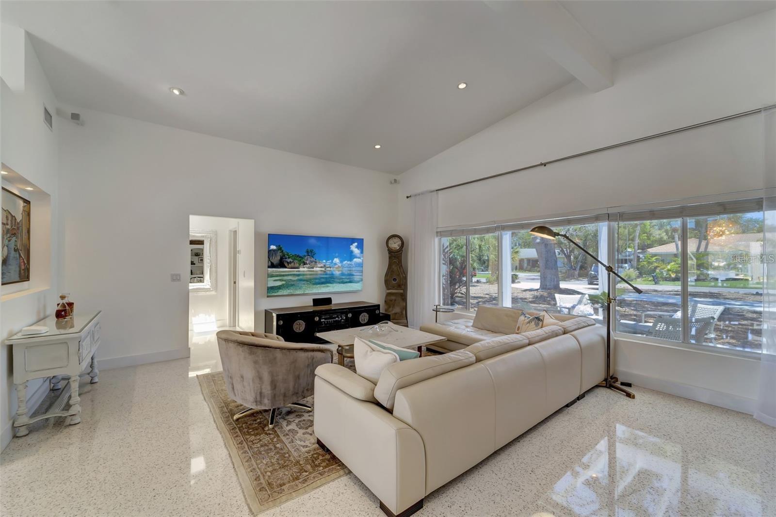 SARA SANDS - Residential