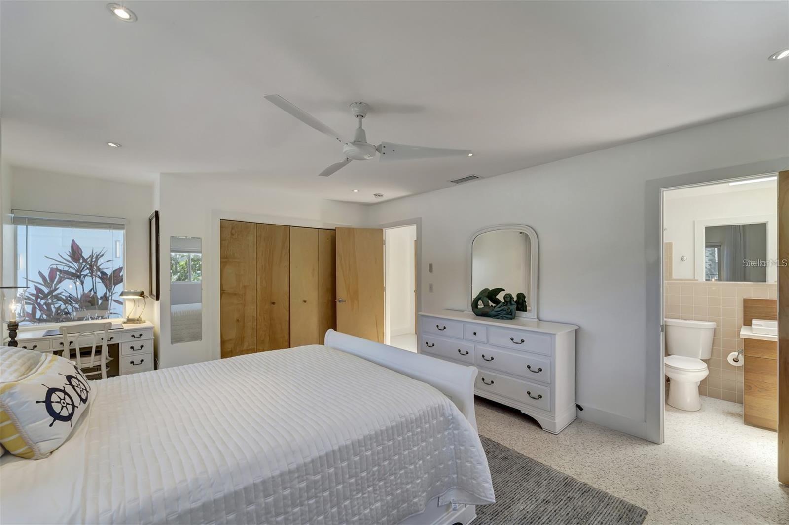 SARA SANDS - Residential