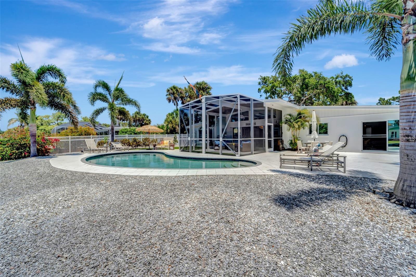 SARA SANDS - Residential